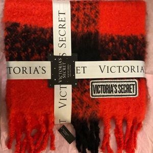 NWT New Victoria’s Secret Plaid Red Black Warm Scarf
